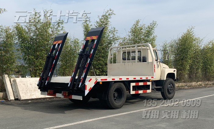 四驅(qū)挖機(jī)平板車(chē),EQ1093尖頭越野車(chē),東風(fēng)4*4專(zhuān)用車(chē),越野專(zhuān)用車(chē),清障挖機(jī)車(chē),尖頭平板運(yùn)輸車(chē),多功能運(yùn)輸車(chē)