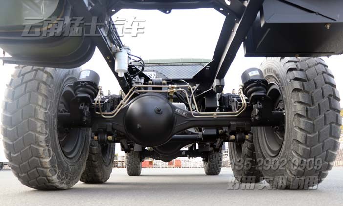 東風(fēng)六驅(qū)底盤,EQ2102G底盤,越野專用車底盤,六驅(qū)越野卡車,東風(fēng)底盤車報價,軍用卡車底盤