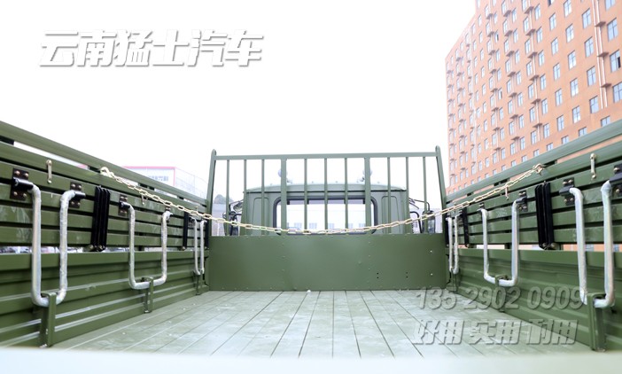 東風六驅(qū)尖頭卡車,六驅(qū)越野卡車,六驅(qū)長頭貨車,東風6*6卡車,EQ2100,3.5噸長頭貨車,東風四驅(qū)六驅(qū)越野車