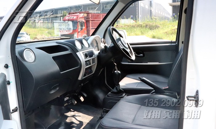 微型客車,小型客車,東風面包車,EQ6400,7座客車