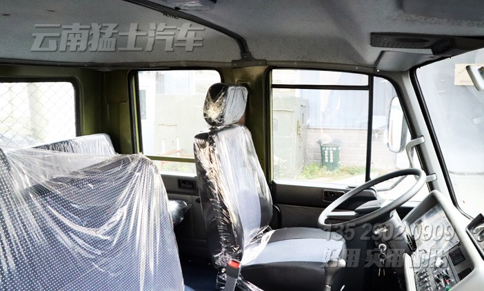 東風(fēng)越野卡車(chē),雙排卡車(chē)銷(xiāo)售,3.5噸越野卡車(chē),EQ2102運(yùn)兵車(chē),東風(fēng)四驅(qū)六驅(qū)卡車(chē),東風(fēng)卡車(chē)出口