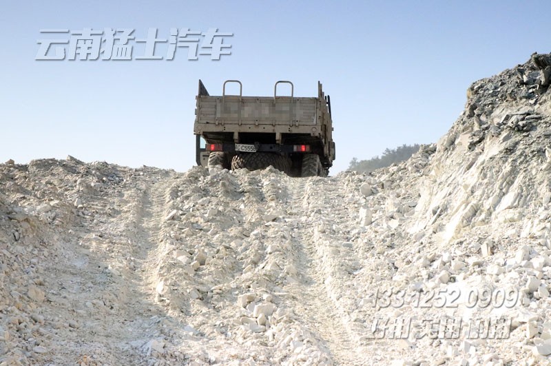 六驅(qū)裝甲車,EQ2100,越野卡車,防護(hù)型卡車,底盤性能檢測(cè)