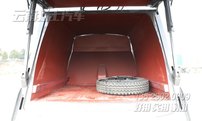 壓縮式垃圾車(chē),9立方垃圾車(chē),東風(fēng)環(huán)衛(wèi)車(chē),垃圾車(chē)廠家,垃圾車(chē)銷(xiāo)售,4*2垃圾車(chē)