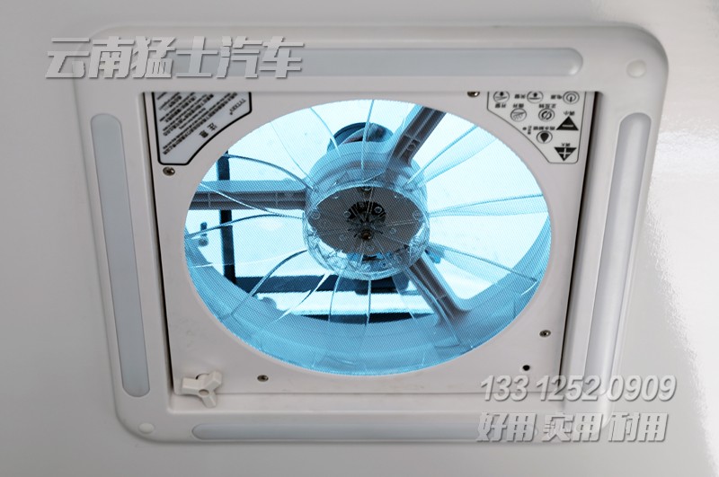 四驅(qū)依維柯房車,房車內(nèi)飾,房車布局,房車功能,房車設計廠家