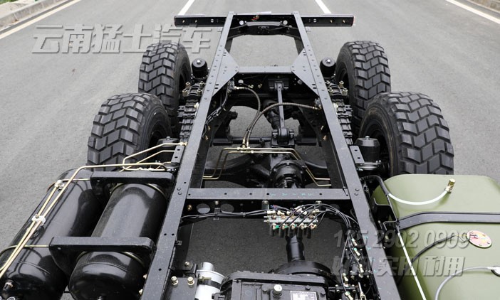 6*6越野專用底盤,東風(fēng)新款六驅(qū)底盤,多動(dòng)能底盤改裝,汽車底盤配置,210馬力底盤,底盤出口
