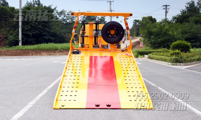 3噸清障車,一拖二清障車,轎車拖運(yùn),故障車清理,應(yīng)急搶修車,半落地直板清障車,救援車廠家