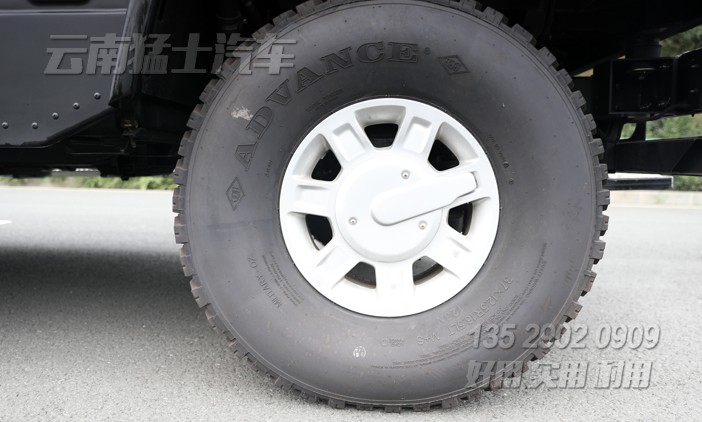 藍牌猛士汽車,警用巡邏車,移動指揮車,M50雙排廂式,4*4猛士,東風猛士,猛士改裝