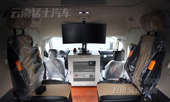 藍牌猛士汽車,警用巡邏車,移動指揮車,M50雙排廂式,4*4猛士,東風猛士,猛士改裝