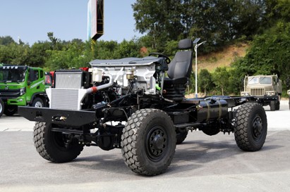 4*4尖頭越野車三類底盤_四驅16噸定制化專用車底盤_專業設計汽車底盤工廠