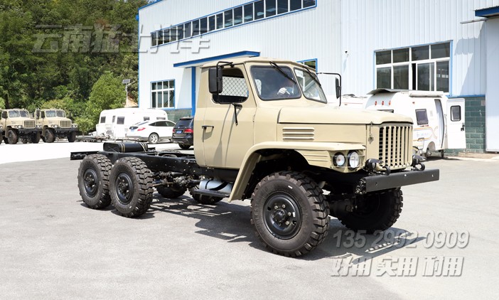 EQ2082E6DJ,東風(fēng)六驅(qū),二噸半越野車,6x6越野車,標(biāo)配卡車,長頭卡車底盤