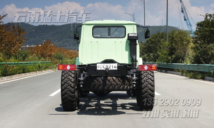 6x6長鼻子卡車底盤,東風(fēng)245底盤,出口型底盤,EQ2100E6DJ,長頭柴油車,越野底盤