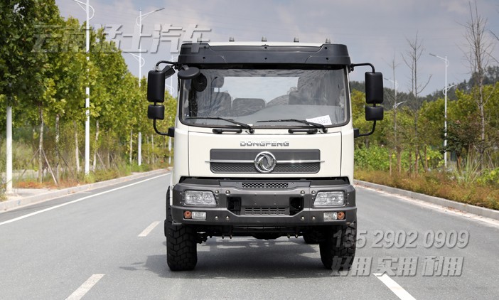 兩軸卡車底盤,出口專用底盤,專用車底盤,越野型卡車底盤,康明斯210馬力底盤,東風(fēng)4x4底盤