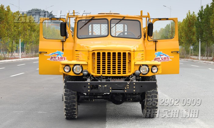 長鼻子卡車,雙擋風玻璃,越野運輸車,EQ240,東風經典6x6