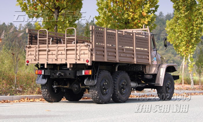 EQ2082,香檳色卡車(chē),東風(fēng)出口車(chē),東風(fēng)卡車(chē)廠家直銷,專用貨車(chē),東風(fēng)六驅(qū)