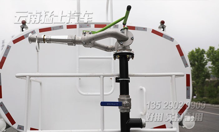 12方灑水車(chē),道路清洗車(chē),丙酮水溶液車(chē),高壓水槍車(chē),4x2綠化噴灑車(chē),前噴后灑,泵進(jìn)泵出