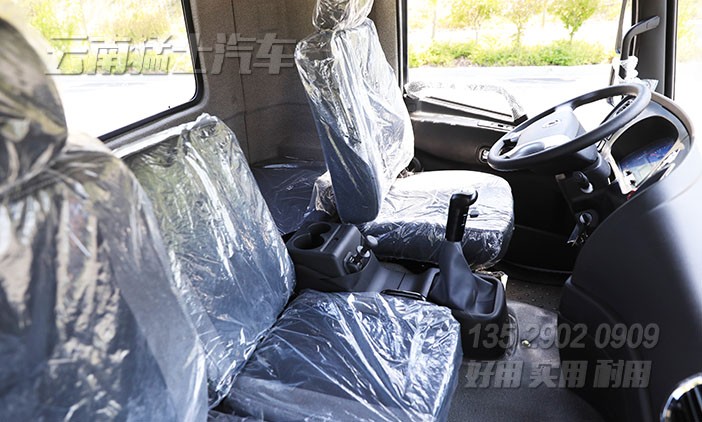 340馬力底盤(pán),雙13噸卡車(chē)底盤(pán),底盤(pán)廠家定制,三橋全驅(qū)底盤(pán),中型卡車(chē)底盤(pán),六驅(qū)專(zhuān)用車(chē)底盤(pán)