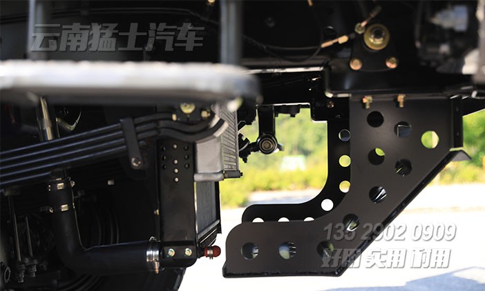 340馬力底盤(pán),雙13噸卡車(chē)底盤(pán),底盤(pán)廠家定制,三橋全驅(qū)底盤(pán),中型卡車(chē)底盤(pán),六驅(qū)專(zhuān)用車(chē)底盤(pán)