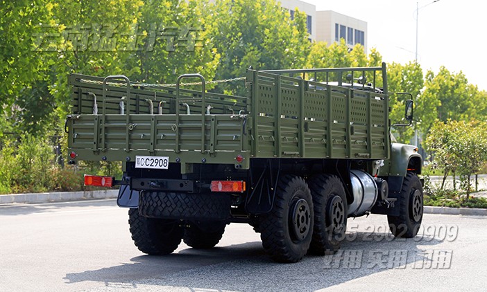 全驅(qū)卡車,多功能越野運(yùn)輸車,6*6東風(fēng)卡車,帶絞盤(pán)卡車,EQ2100E6D,六驅(qū)運(yùn)輸車