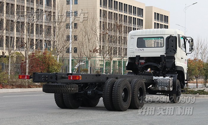 400馬力底盤,特種車底盤,越野專用車底盤,底盤改裝,定制化底盤,六驅(qū)重卡底盤,后八輪底盤