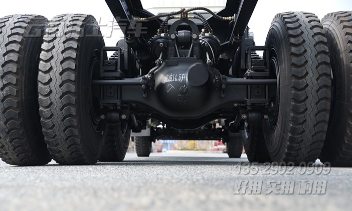 400馬力底盤,特種車底盤,越野專用車底盤,底盤改裝,定制化底盤,六驅(qū)重卡底盤,后八輪底盤