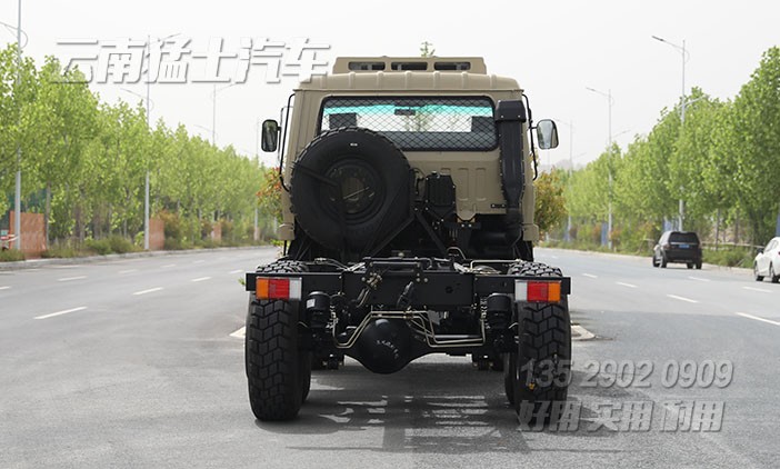 東風(fēng)EQ2102NJ,六驅(qū)越野卡車底盤,越野專用車底盤,東風(fēng)153高配,210馬力雙排卡車,輪胎充放氣,后置絞盤