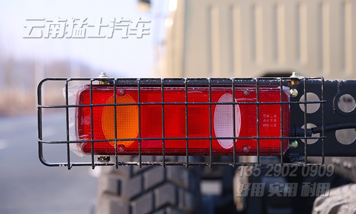 特種改裝車,260馬力底盤,六驅(qū)尖頭底盤,25噸越野專用車,底盤出口定制,全驅(qū)專用車底盤